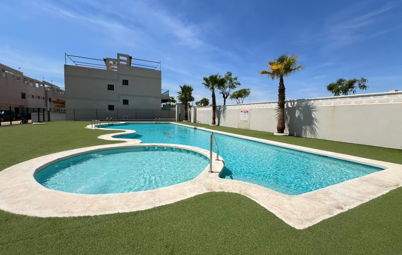 Venta - Bungalow Planta Baja - Pilar de la Horadada - Pueblo Latino