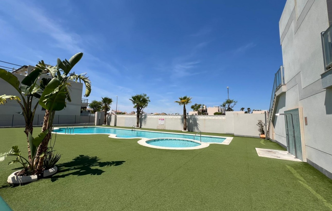 Venta - Bungalow Planta Baja - Pilar de la Horadada - Pueblo Latino