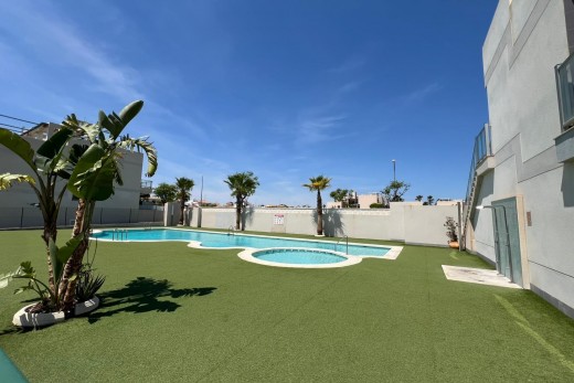 Venta - Bungalow Planta Baja - Pilar de la Horadada - Pueblo Latino