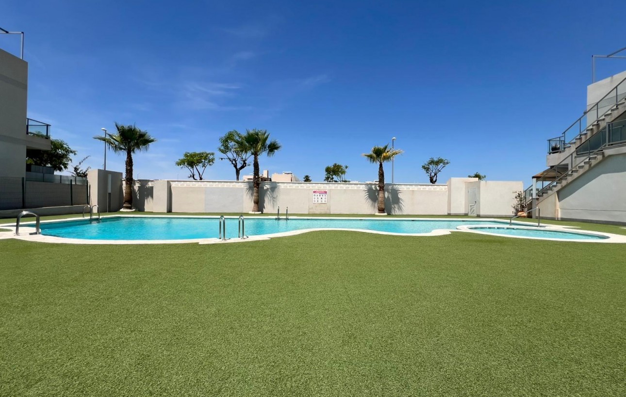 Venta - Bungalow Planta Baja - Pilar de la Horadada - Pueblo Latino