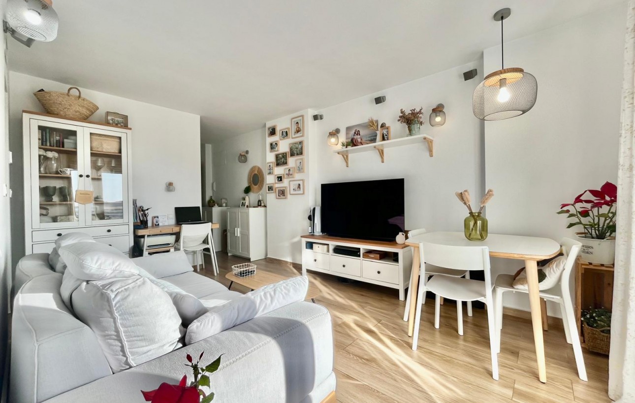 Resale - Lägenhet - Torrevieja - Calas blanca