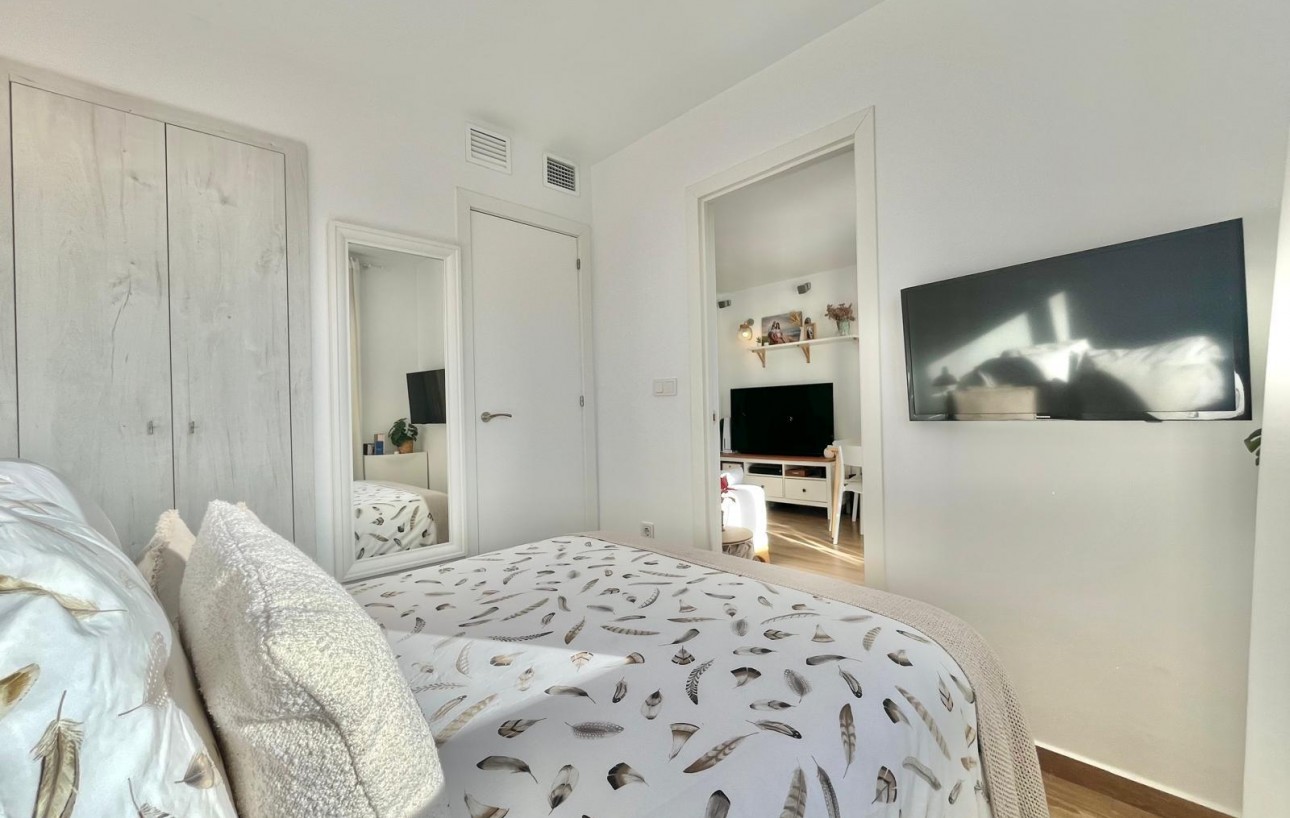 Resale - Lägenhet - Torrevieja - Calas blanca