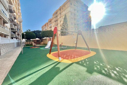 Resale - Lägenhet - Torrevieja - Calas blanca
