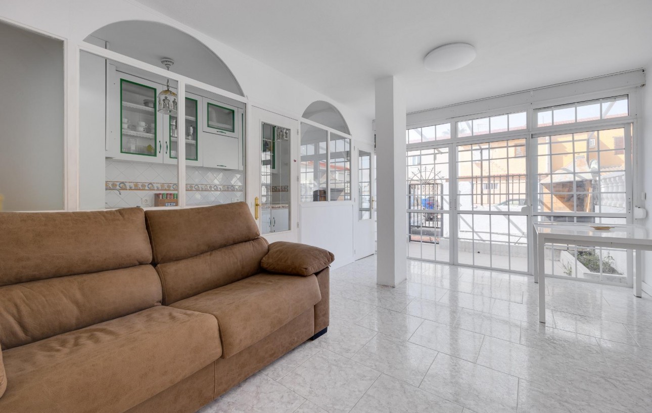 Resale - Bungalow Planta Baja - Torrevieja - Playa de los Naufragos