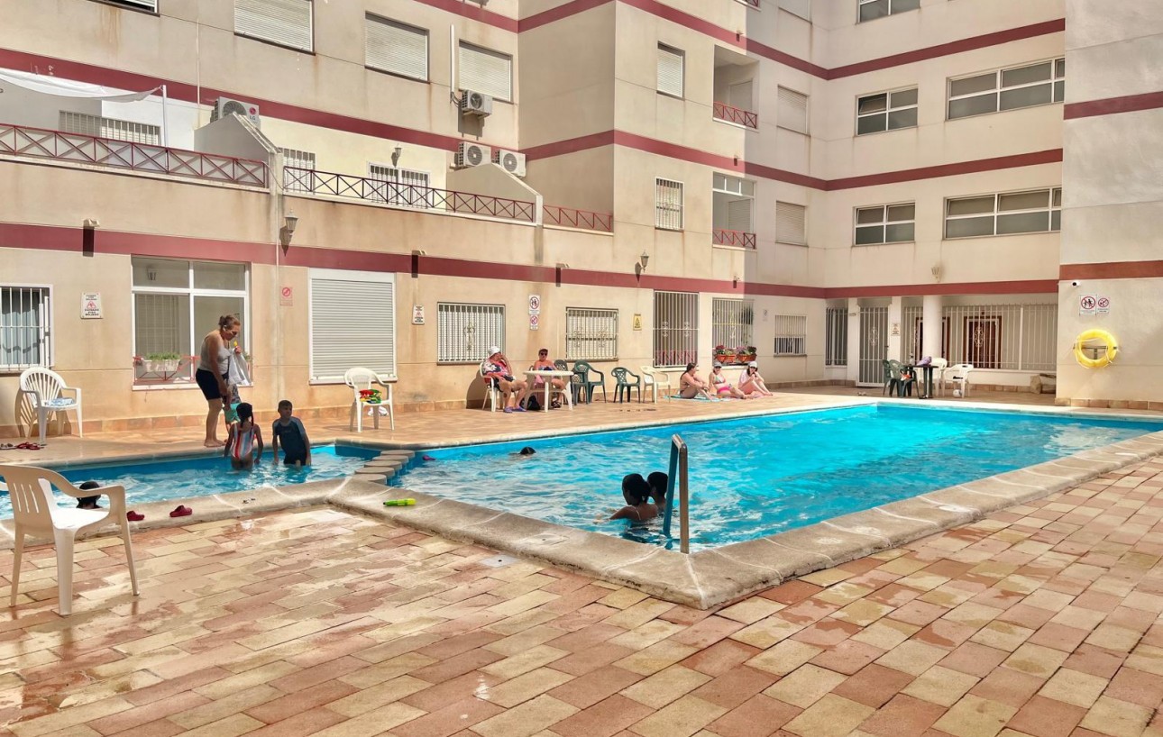 Resale - Lägenhet - Torrevieja - Centro