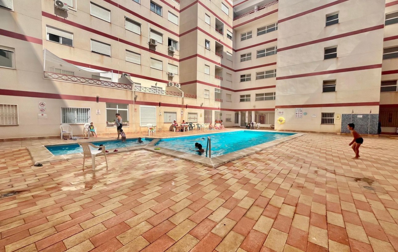 Resale - Lägenhet - Torrevieja - Centro