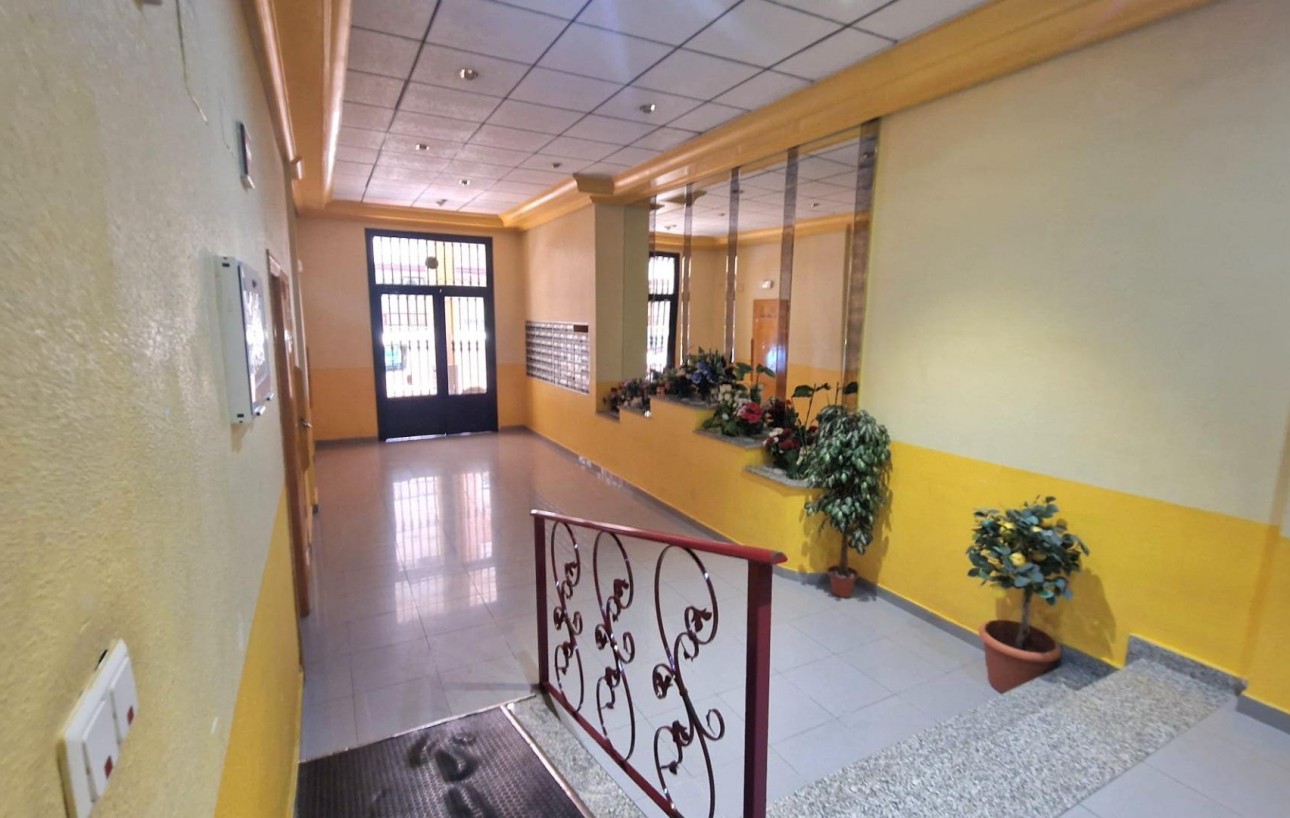 Resale - Wohnung - Torrevieja - Centro