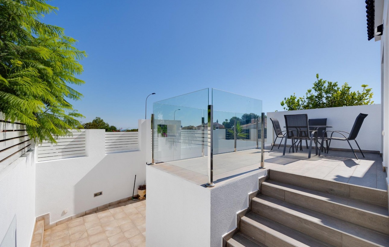 Resale - Villa - Torrevieja - Aguas Nuevas