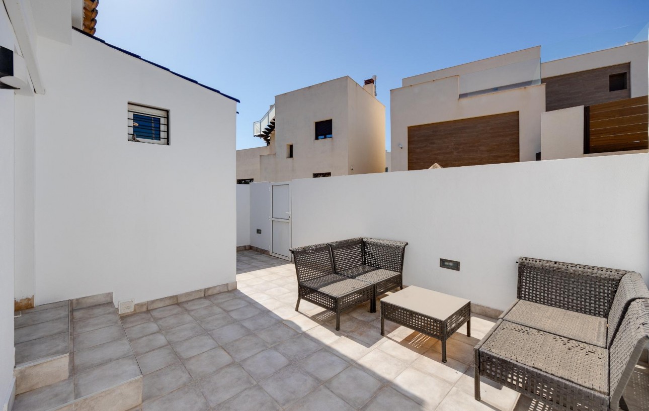 Resale - Villa - Torrevieja - Aguas Nuevas