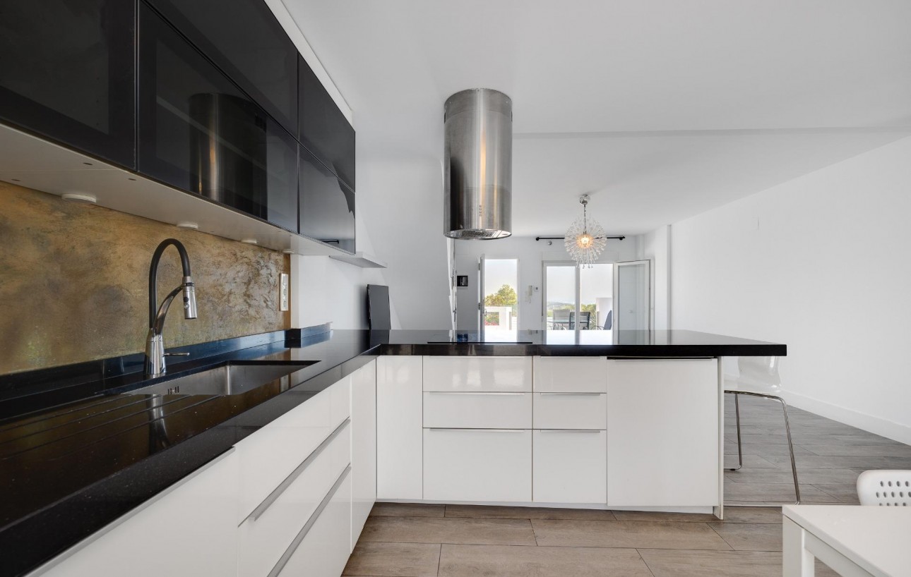 Resale - Villa - Torrevieja - Aguas Nuevas