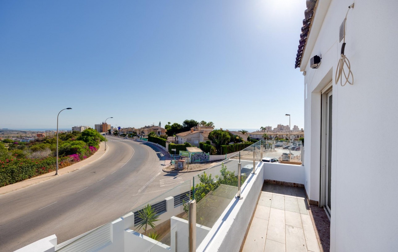 Resale - Villa - Torrevieja - Aguas Nuevas