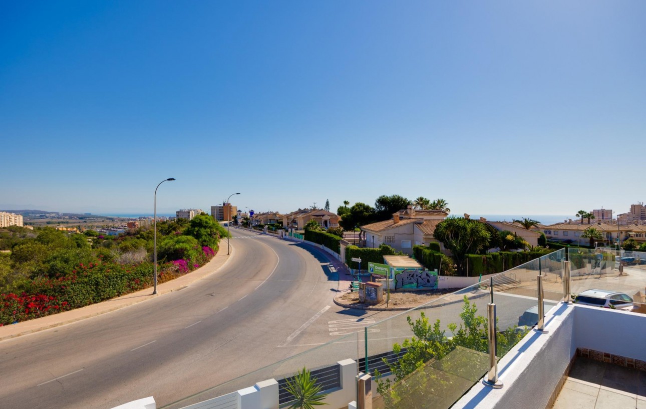 Resale - Villa - Torrevieja - Aguas Nuevas