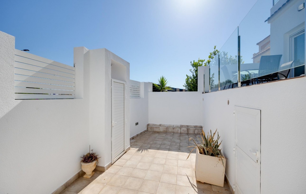 Resale - Villa - Torrevieja - Aguas Nuevas
