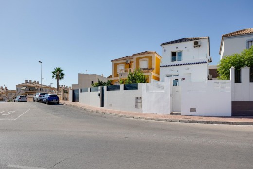 Resale - Villa - Torrevieja - Aguas Nuevas