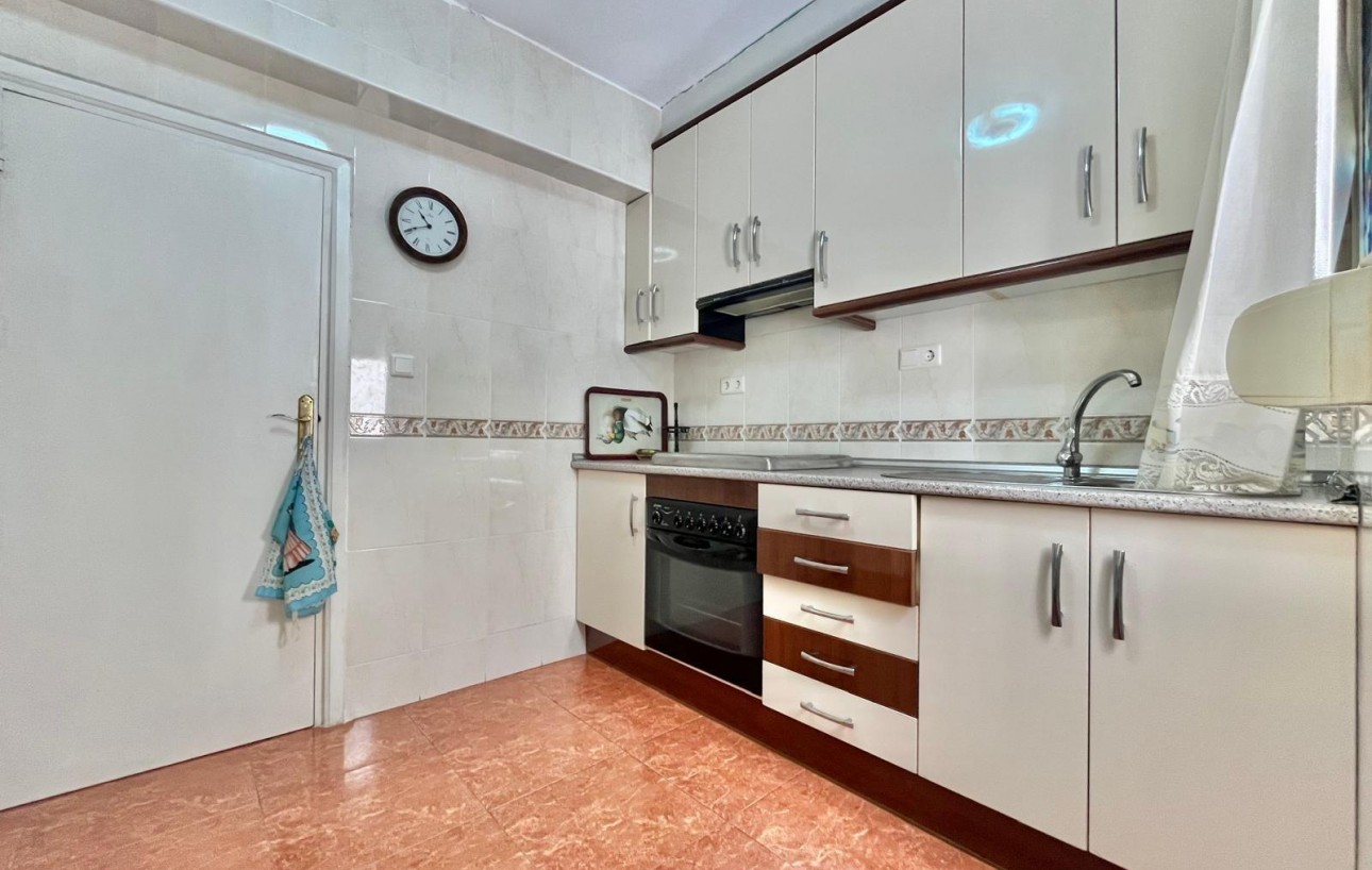 Resale - Wohnung - Torrevieja - Estacion de autobuses