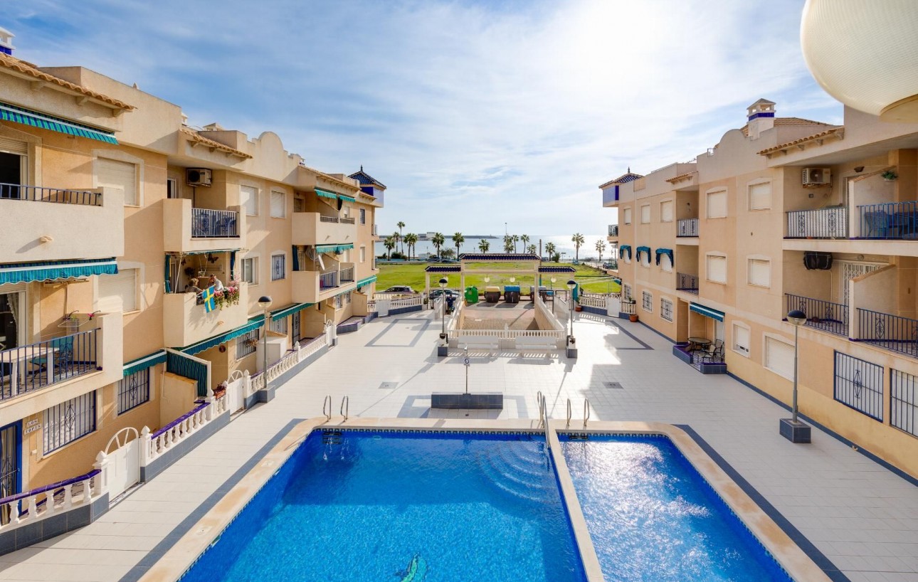 Resale - Lägenhet - Torrevieja - Playa de los Naufragos