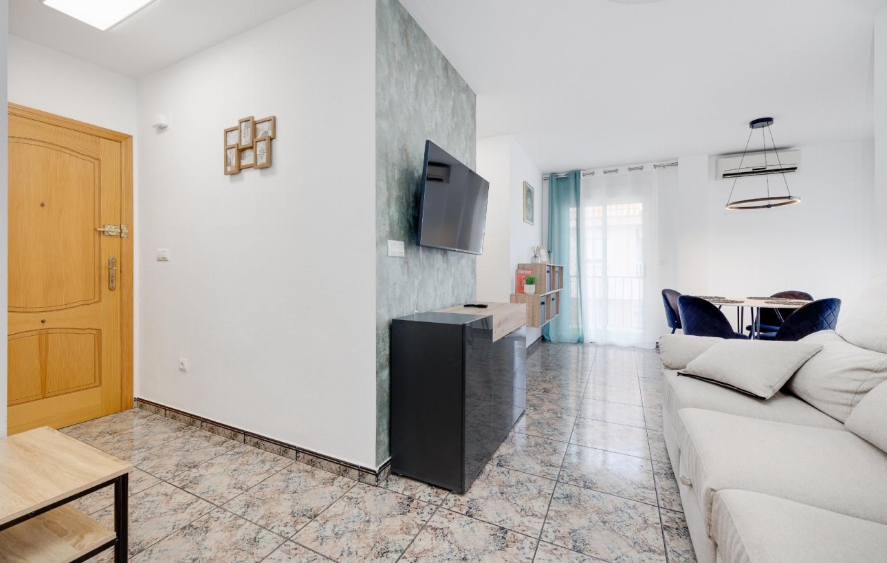 Resale - Lägenhet - Torrevieja - Playa de los Naufragos