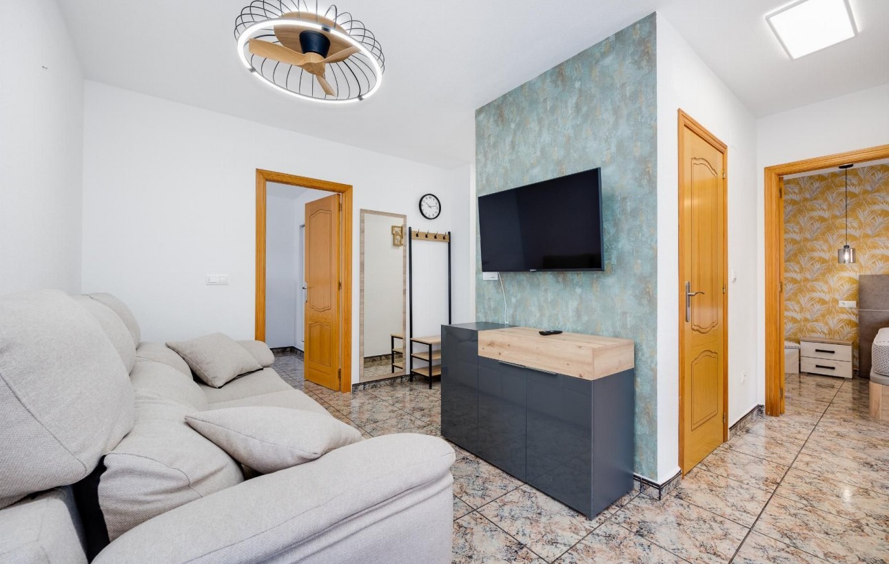 Resale - Lägenhet - Torrevieja - Playa de los Naufragos