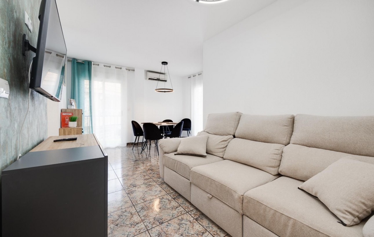 Resale - Lägenhet - Torrevieja - Playa de los Naufragos