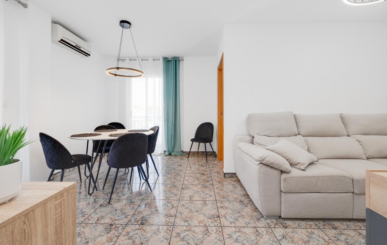Resale - Lägenhet - Torrevieja - Playa de los Naufragos