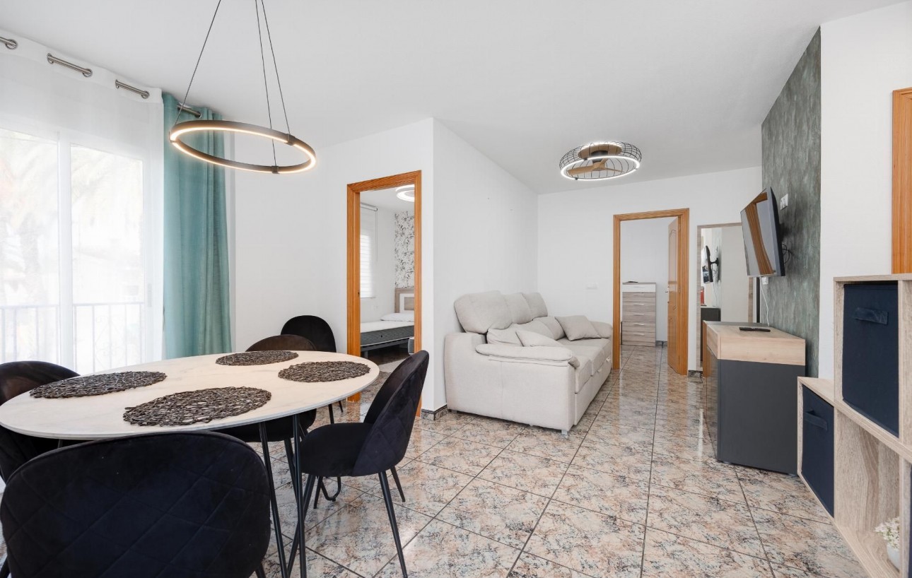 Resale - Lägenhet - Torrevieja - Playa de los Naufragos