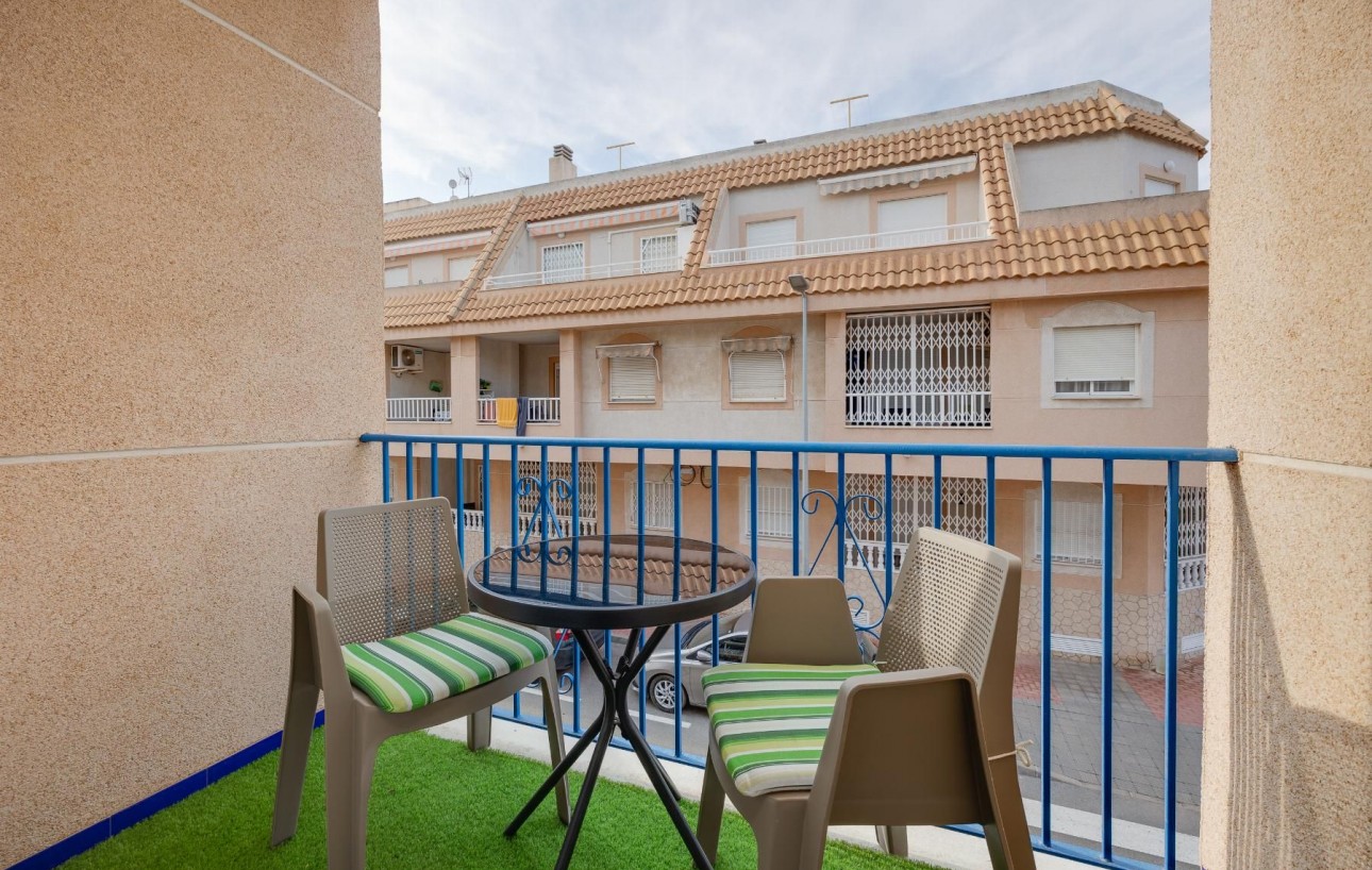 Resale - Lägenhet - Torrevieja - Playa de los Naufragos