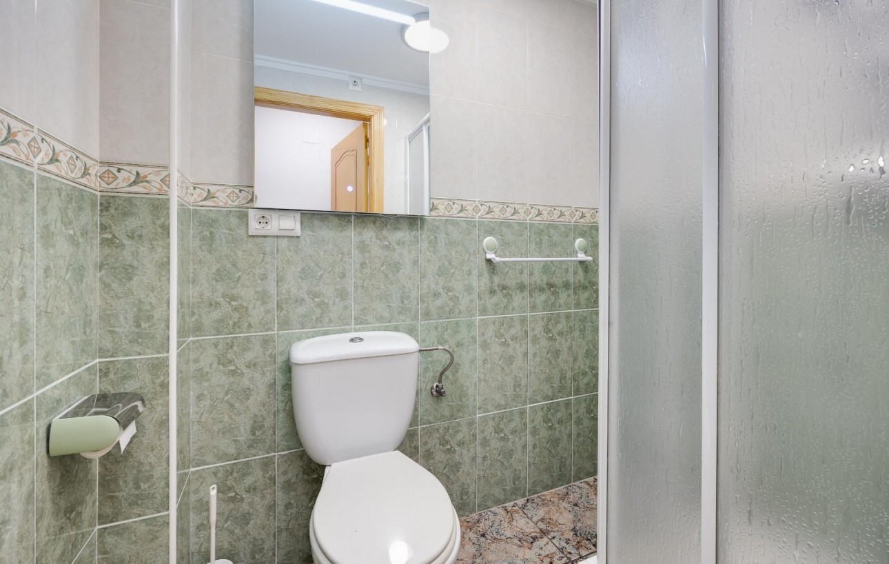 Resale - Lägenhet - Torrevieja - Playa de los Naufragos