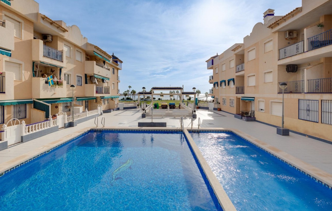 Resale - Lägenhet - Torrevieja - Playa de los Naufragos