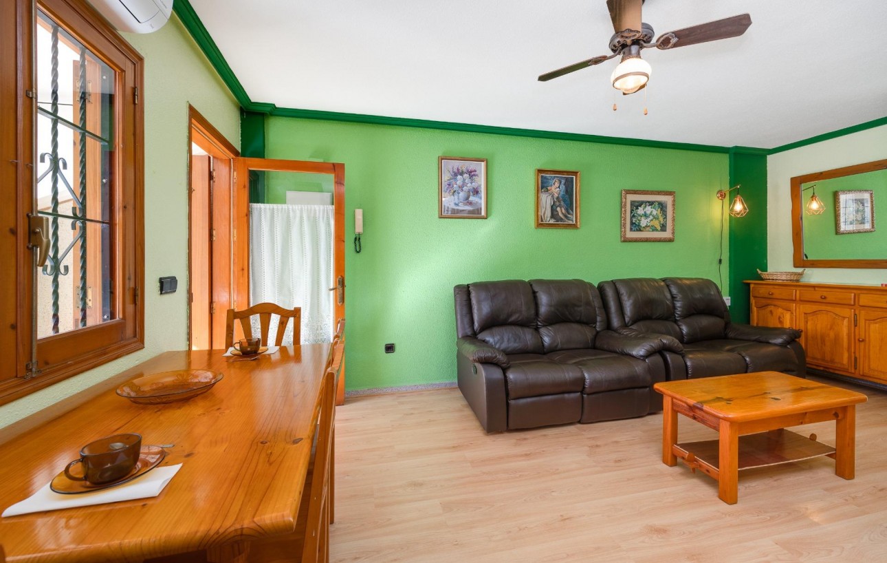 Resale - Lägenhet - Torrevieja - Playa de los Naufragos