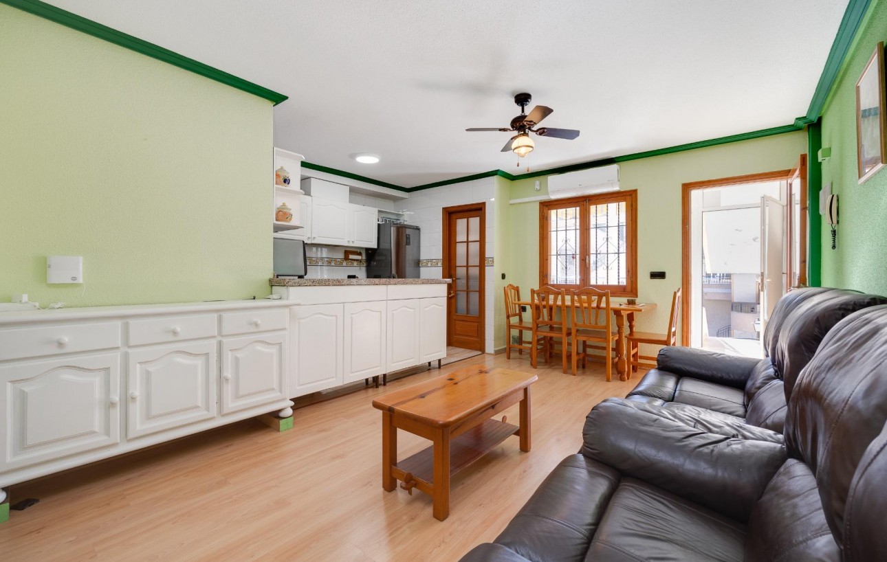 Resale - Lägenhet - Torrevieja - Playa de los Naufragos