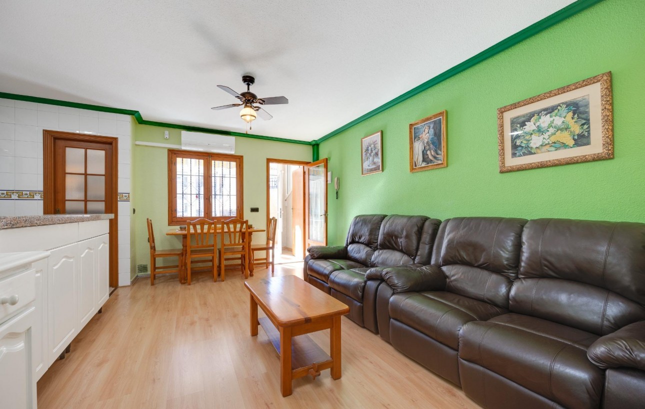 Resale - Lägenhet - Torrevieja - Playa de los Naufragos