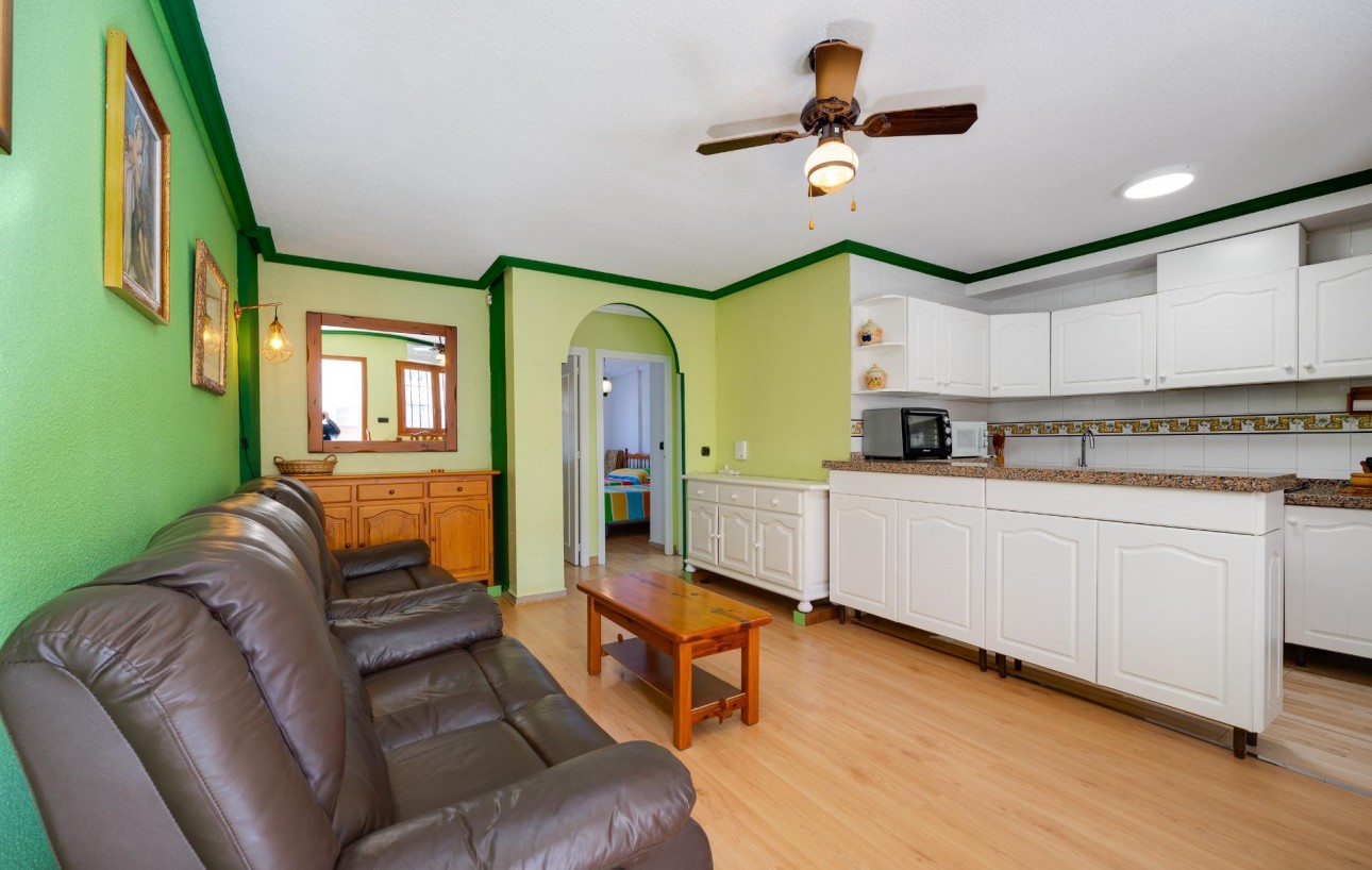 Resale - Lägenhet - Torrevieja - Playa de los Naufragos