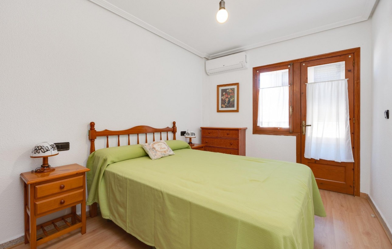 Resale - Lägenhet - Torrevieja - Playa de los Naufragos