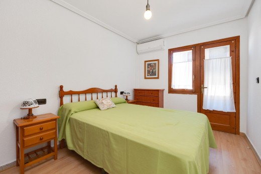 Resale - Lägenhet - Torrevieja - Playa de los Naufragos