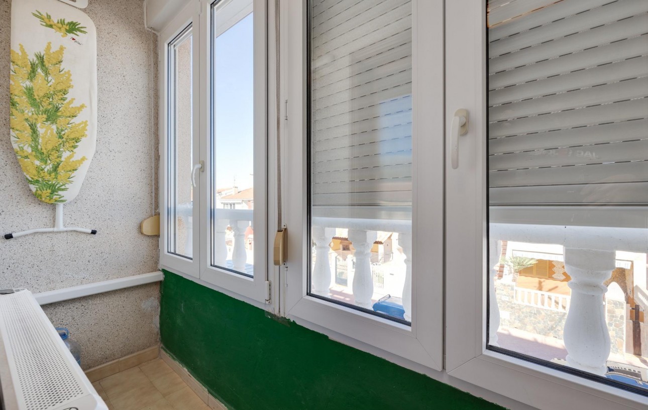 Resale - Lägenhet - Torrevieja - Playa de los Naufragos