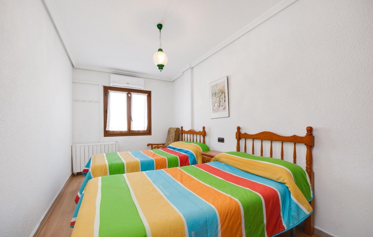 Resale - Lägenhet - Torrevieja - Playa de los Naufragos