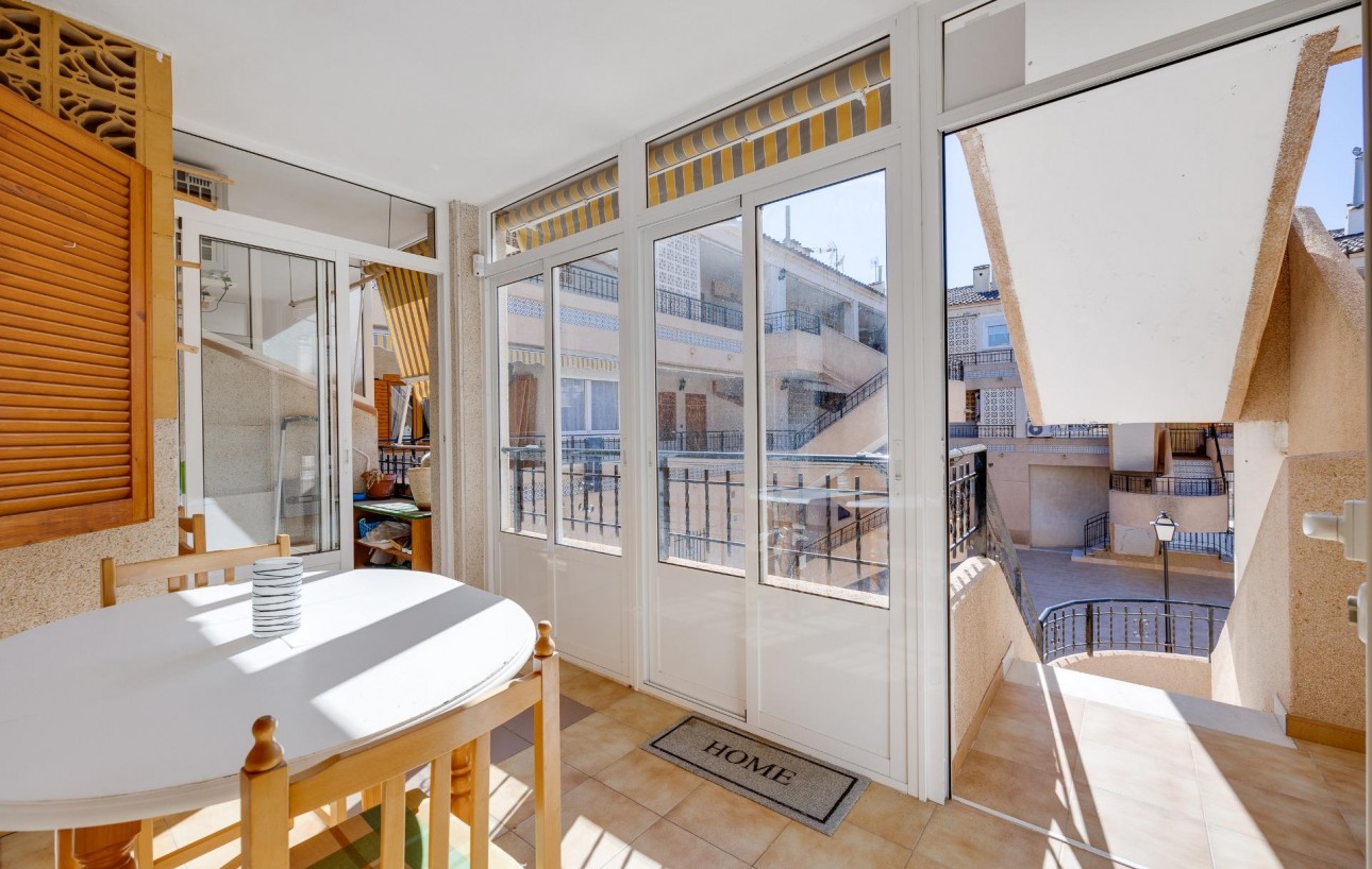 Resale - Lägenhet - Torrevieja - Playa de los Naufragos