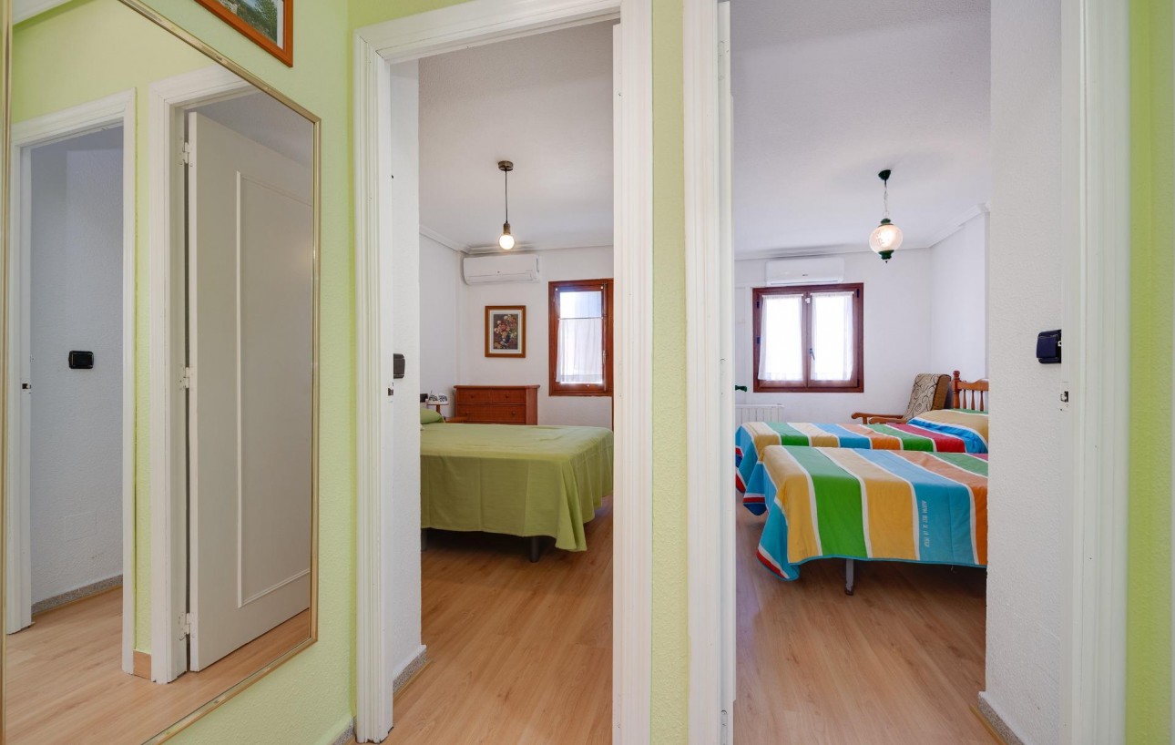 Resale - Lägenhet - Torrevieja - Playa de los Naufragos