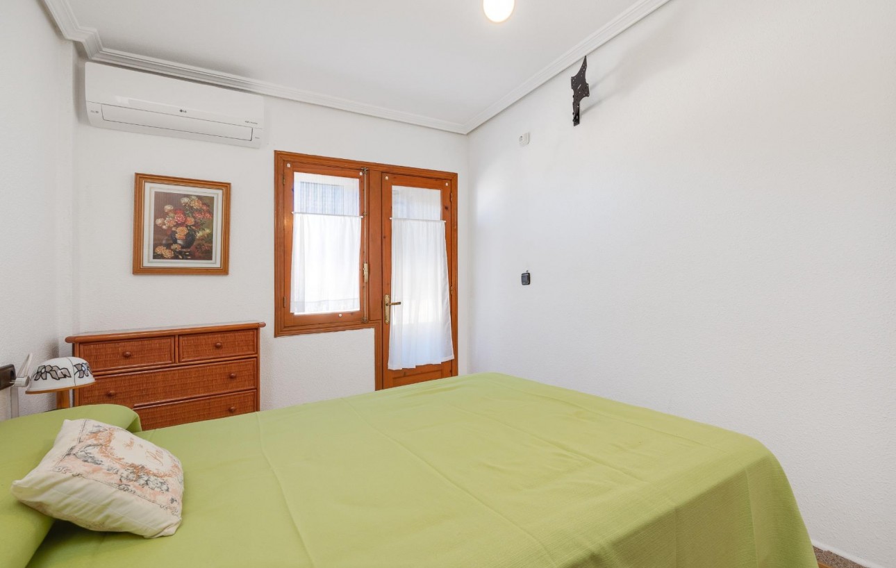 Resale - Lägenhet - Torrevieja - Playa de los Naufragos