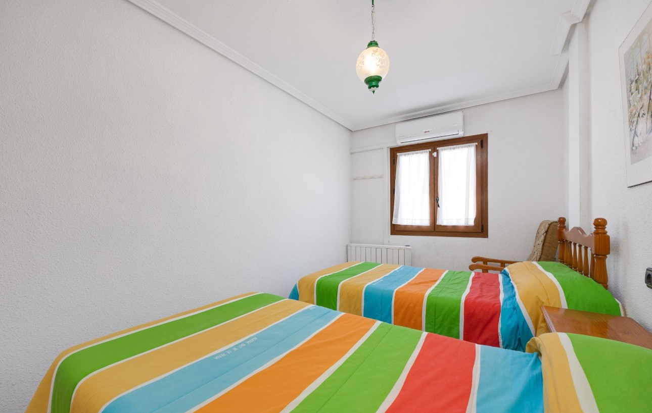 Resale - Lägenhet - Torrevieja - Playa de los Naufragos