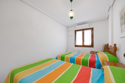 Resale - Lägenhet - Torrevieja - Playa de los Naufragos