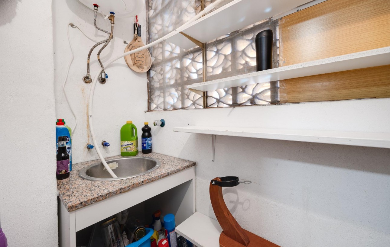 Resale - Lägenhet - Torrevieja - Playa de los Naufragos