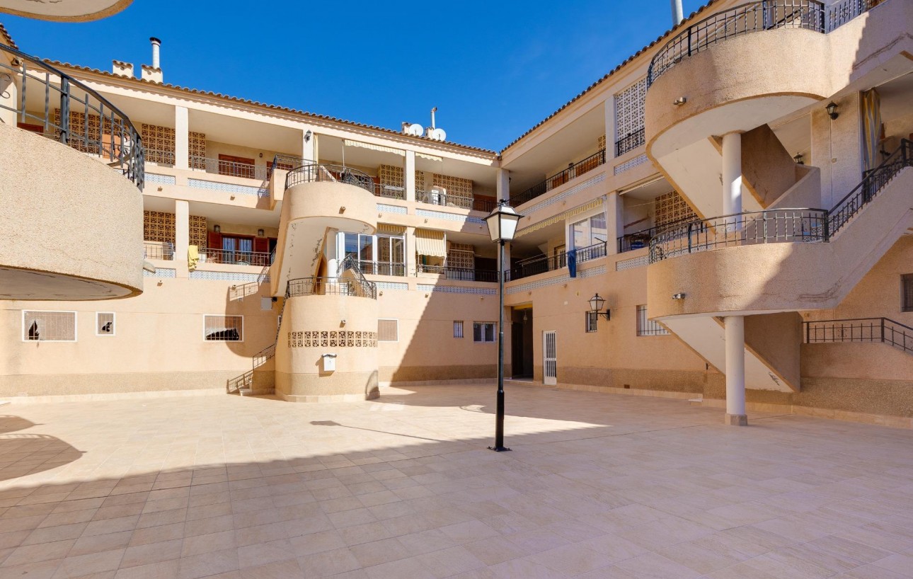 Resale - Lägenhet - Torrevieja - Playa de los Naufragos