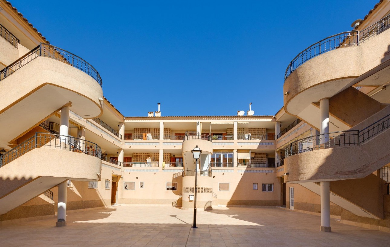 Resale - Lägenhet - Torrevieja - Playa de los Naufragos