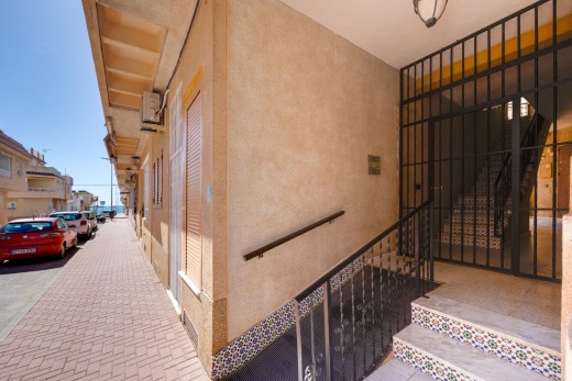 Resale - Lägenhet - Torrevieja - Playa de los Naufragos