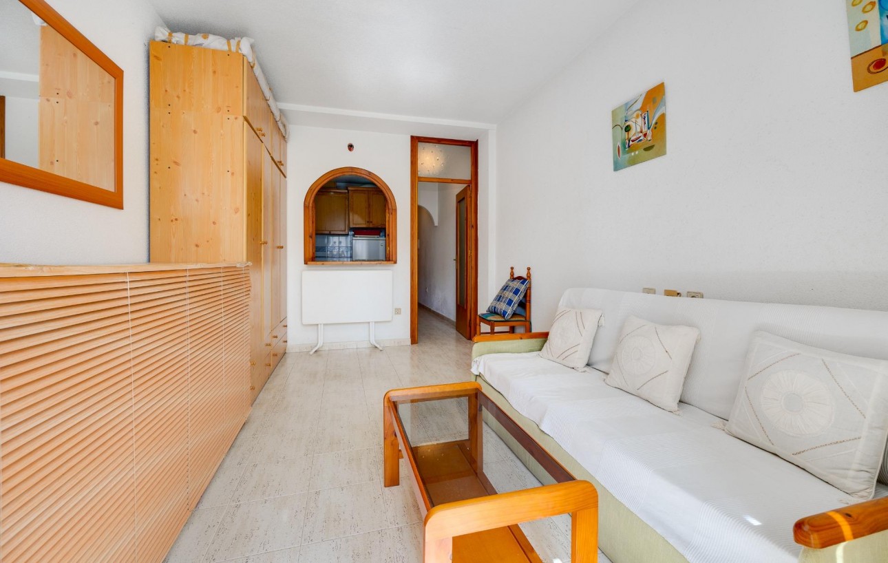 Resale - Studie - Torrevieja - Habaneras