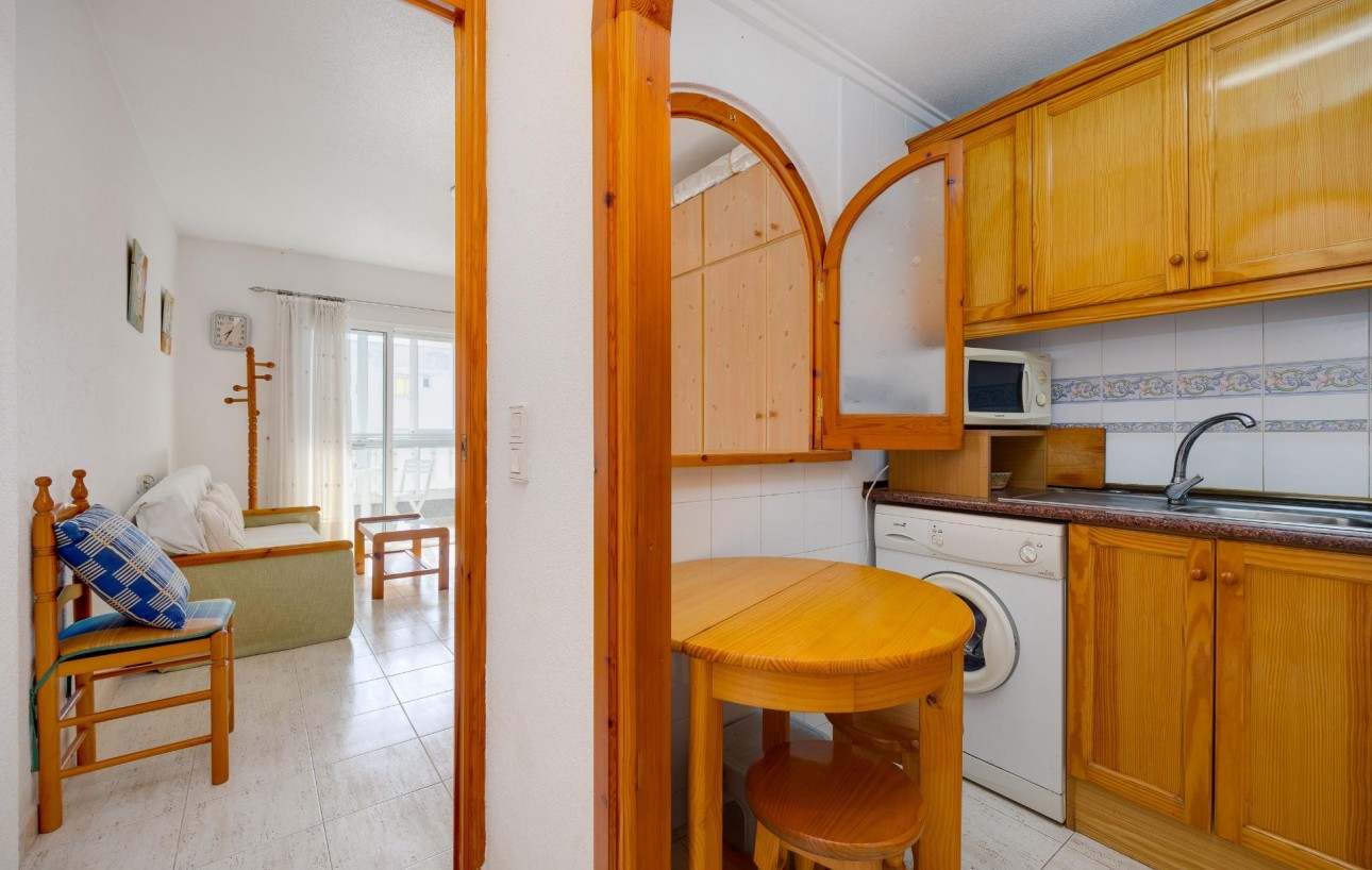 Resale - Studie - Torrevieja - Habaneras