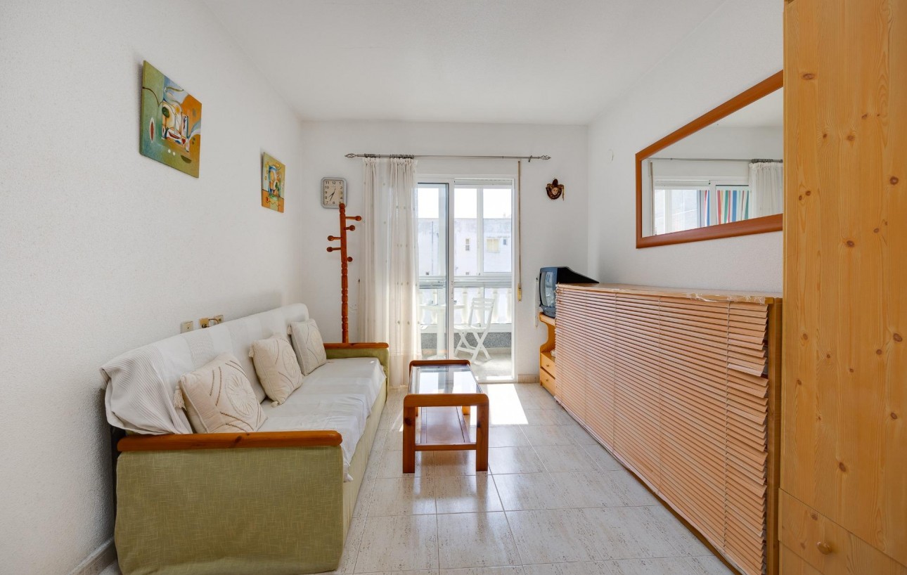 Resale - Studie - Torrevieja - Habaneras