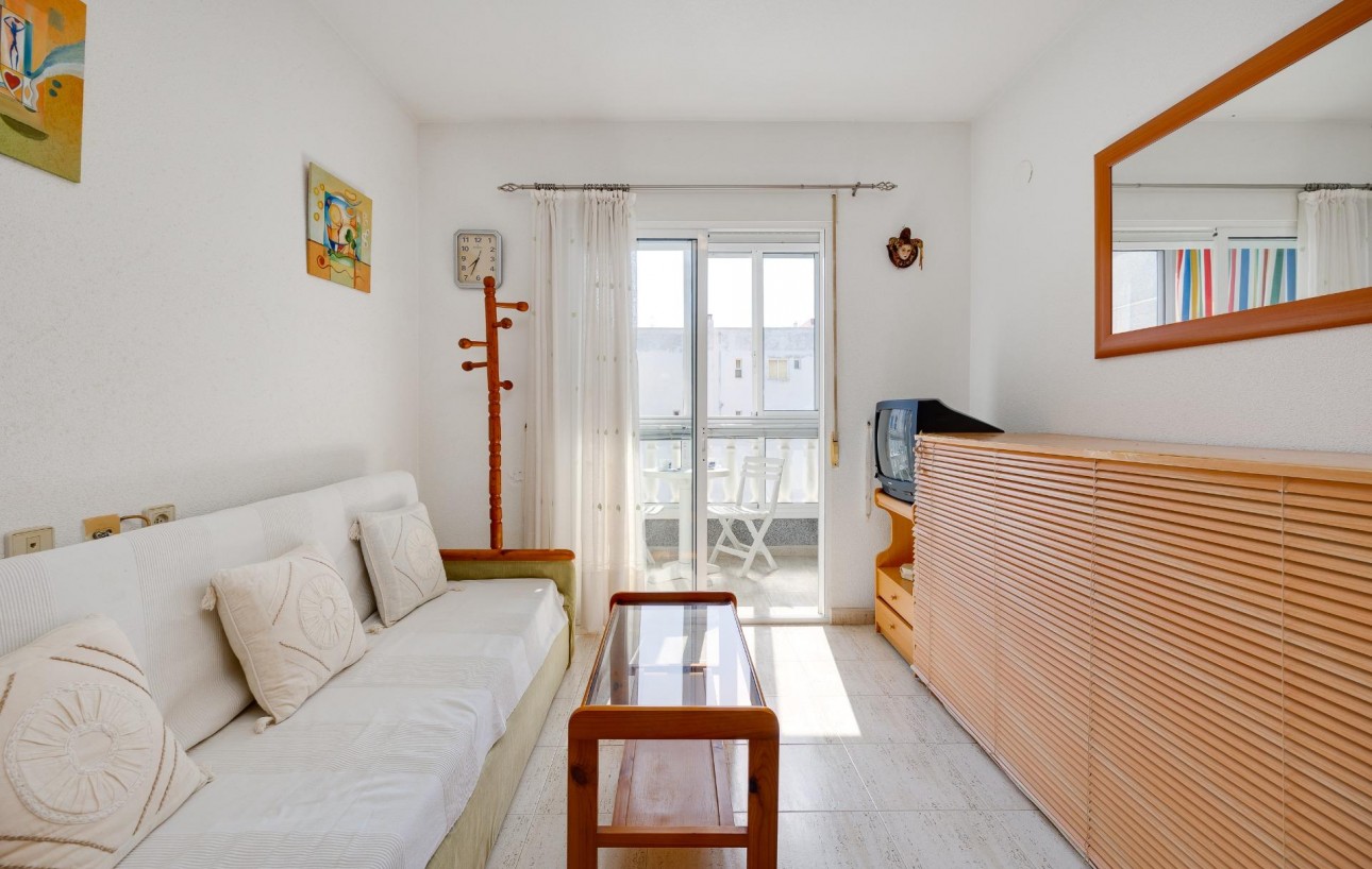 Resale - Studie - Torrevieja - Habaneras