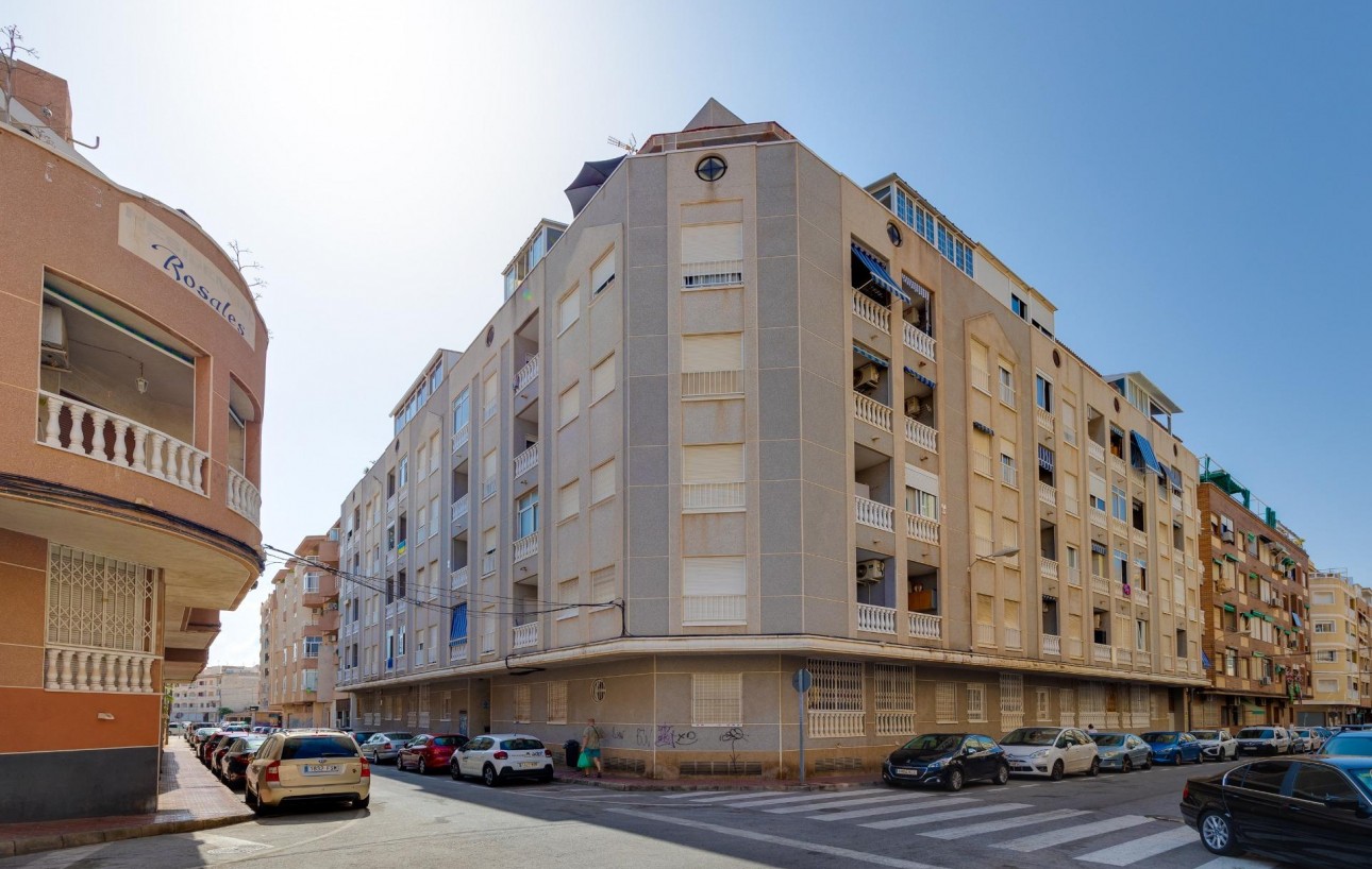 Resale - Studie - Torrevieja - Habaneras